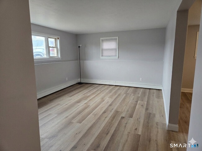 Building Photo - 2015 Corbin Ave