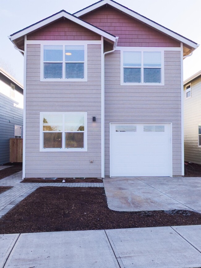 Building Photo - 2494 SW Coho St