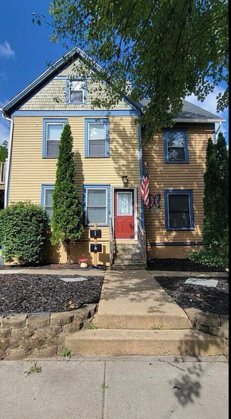 House - 15 Minden Ave