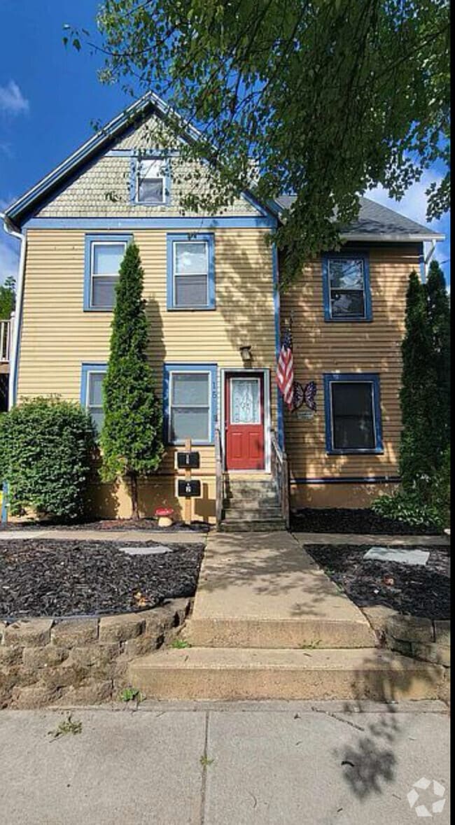 Building Photo - 15 Minden Ave