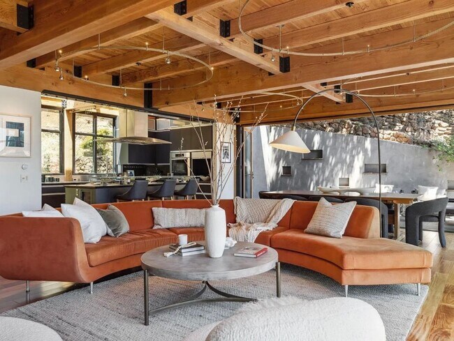 Foto del edificio - Stunning Sausalito Masterpiece!  3BR+ Offi...