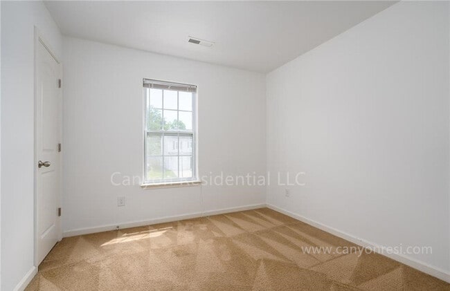 Building Photo - 5209 Switchback Dr