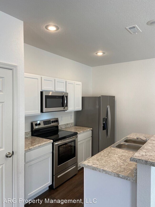 Foto del edificio - 3 br, 2 bath House - 2008 Peony Street