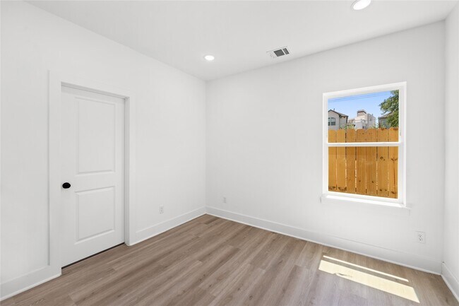 Building Photo - 111 Milby St