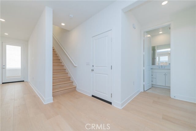 Building Photo - 446 Lobata