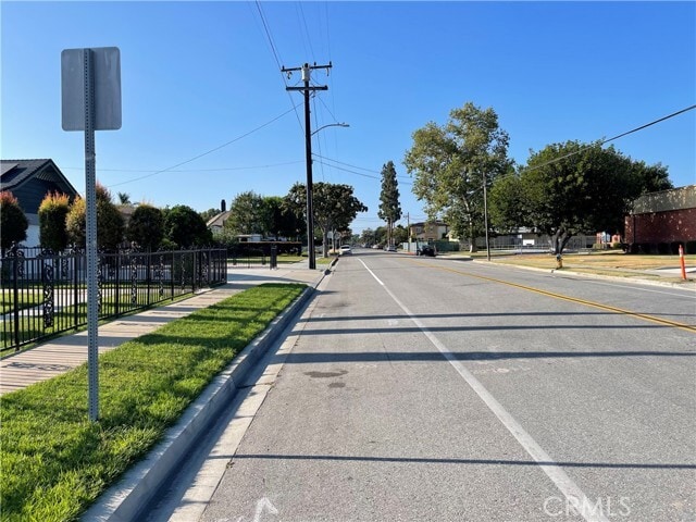 Building Photo - 11801 Loara St