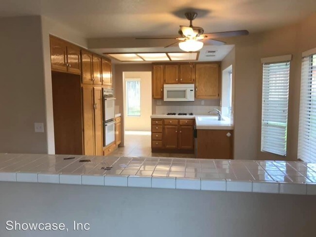 Building Photo - 3 br, 3 bath House - 28702 Fox Tail Way