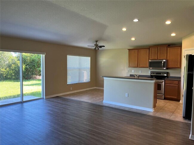 Foto del edificio - 5909 Sweet William Terrace