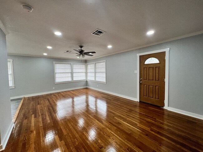 Foto del edificio - Home for rent!