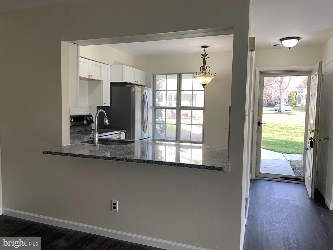 Foto principal - 317A Delancey Pl