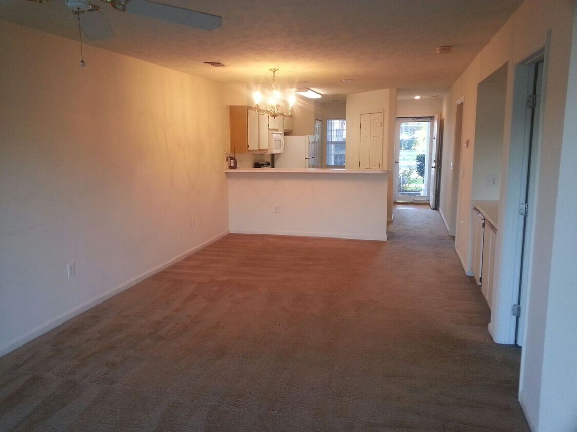 Building Photo - 1st Floor 1 Bedroom Condo in Waterway Village