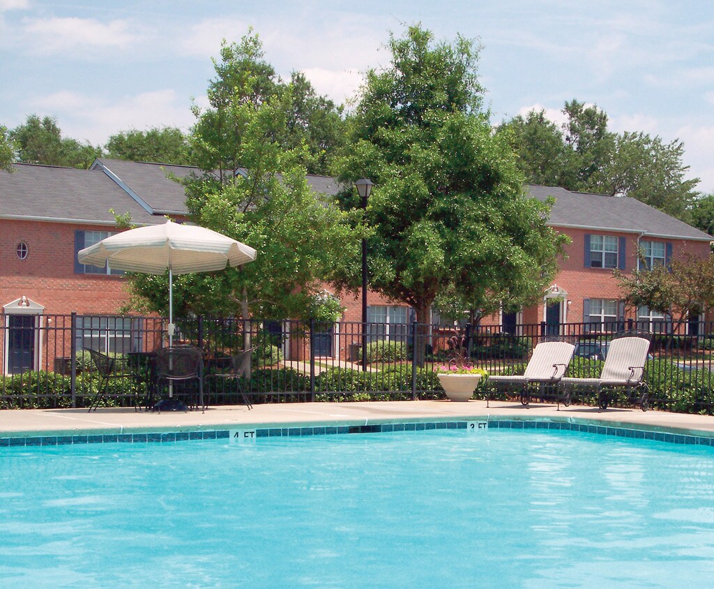 Foto principal - Jamestown Pointe Apartments