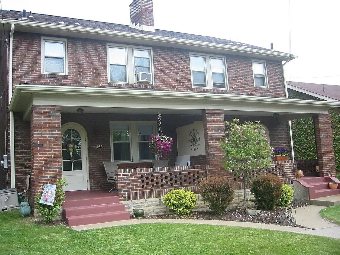 455 Marietta Pl. (left side) - 455 Marietta Pl