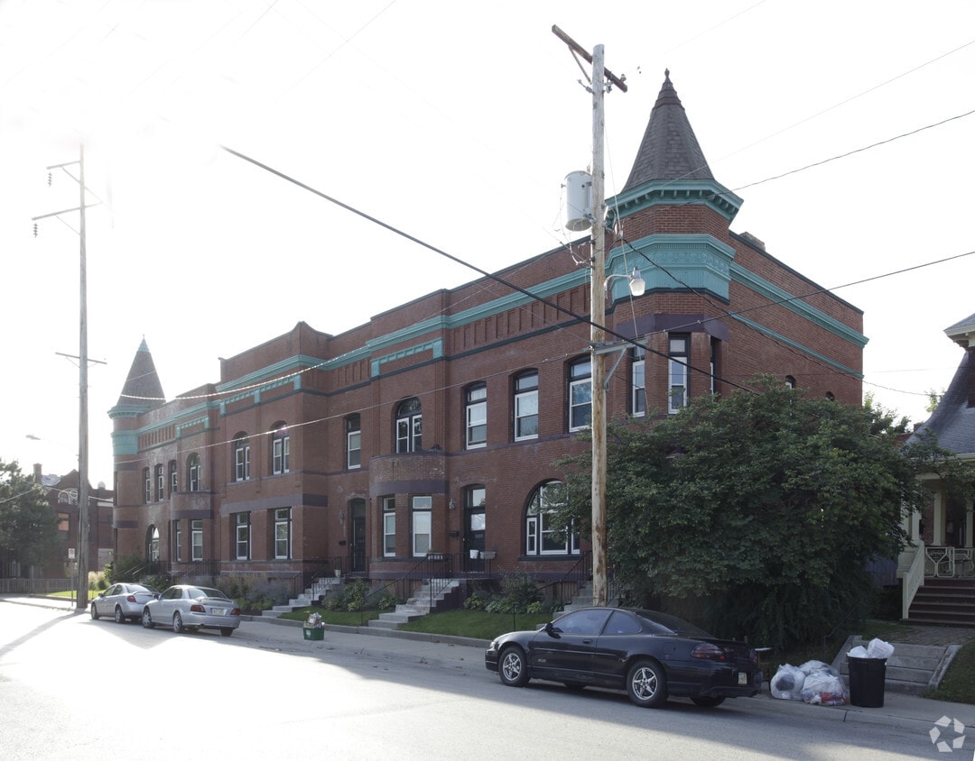 Building Photo - The Brown Stone