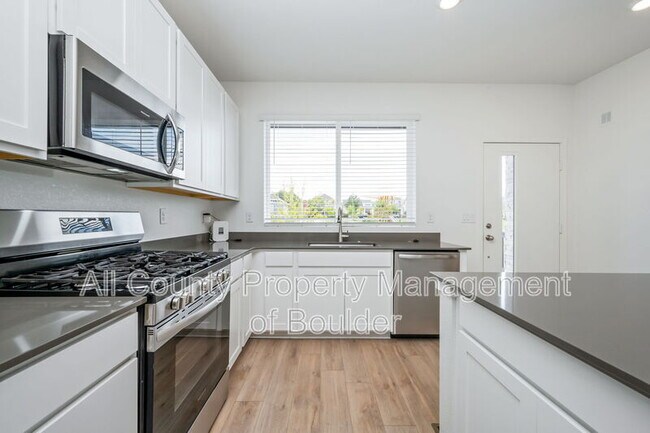 Foto del edificio - 1432 Sanitas Ln