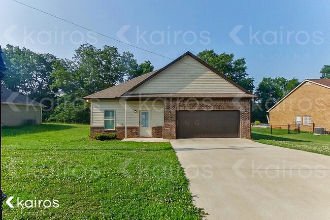 Building Photo - 165 Maple Leaf Dr