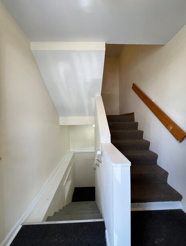 Building Photo - 114 Charles St