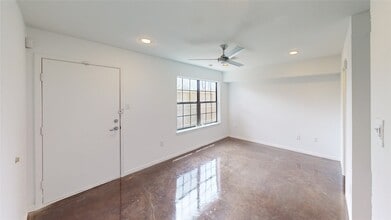 Building Photo - 310 S Jensen Dr