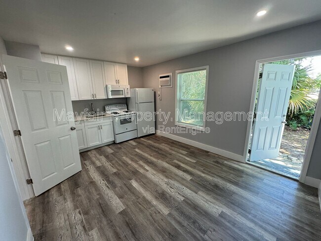 Foto del edificio - 2724 NW 6th Ct