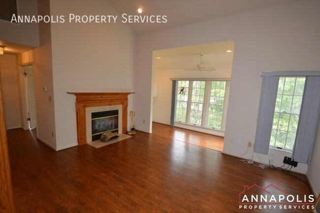Building Photo - 2707 Summerview Way