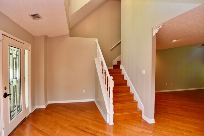 Foto del edificio - 4 Bedroom, 3 Bathroom Home. Richmond Hill ...
