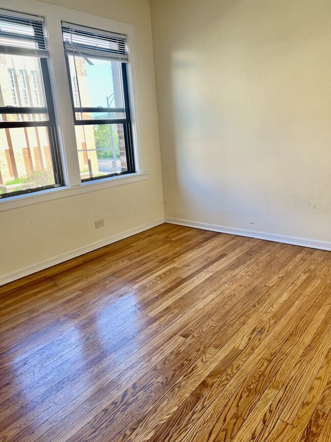 Foto del edificio - 5026 W Carmen Ave