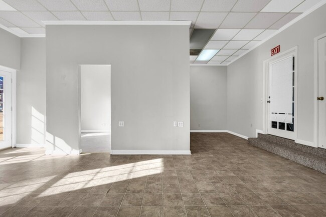 Building Photo - 463 Commerce St