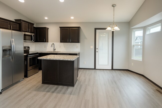 Foto del edificio - Welcome Home to This Spacious 5 Bedroom in Park City!