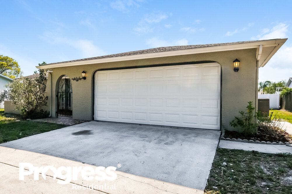 Foto principal - 4212 Woodtrail Blvd