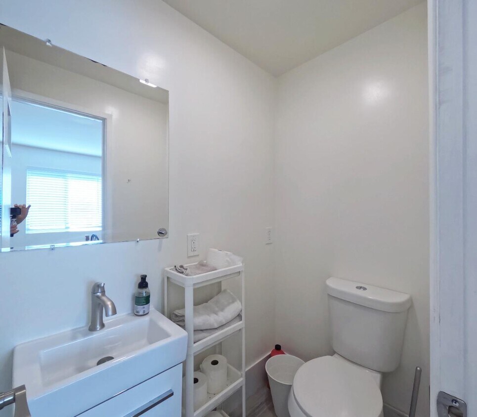 Foto principal - 1693 Lincoln Ave