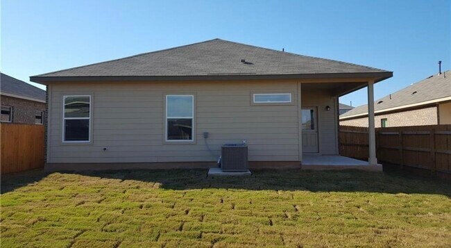 Backyard - 3030 Blantyre Bnd