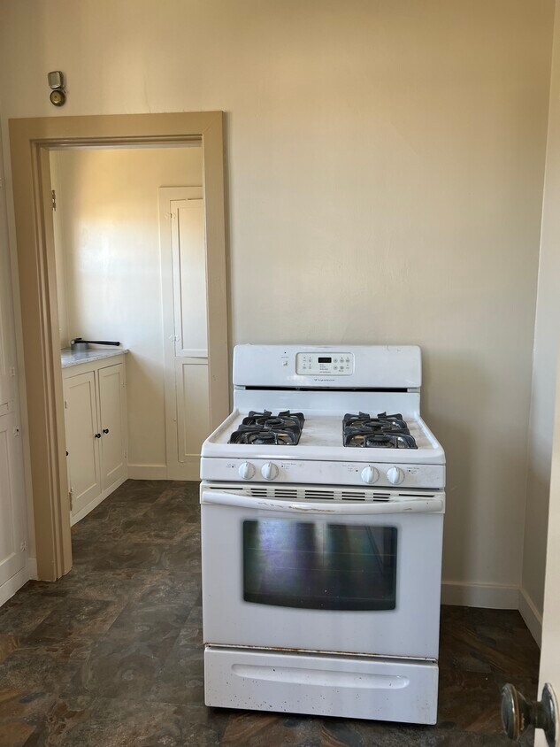 Building Photo - 831 53rd St