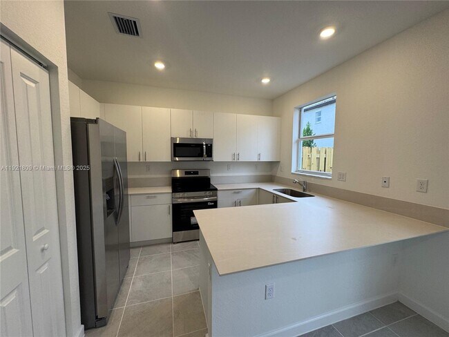 Foto del edificio - 2622 SE 27th Ct