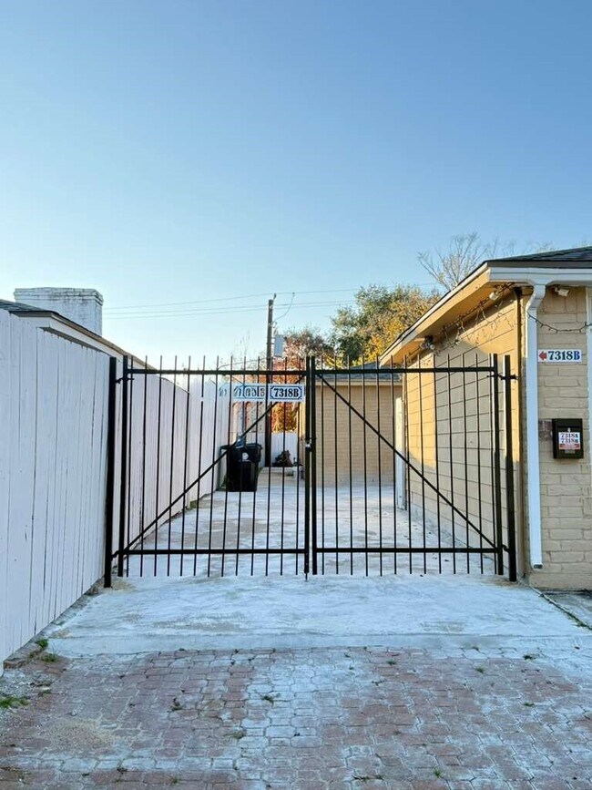 Foto del edificio - 7318 Boone Rd