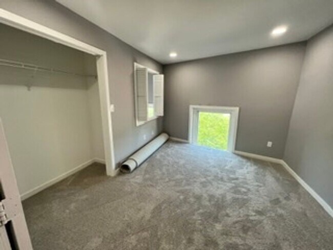 Building Photo - Beautifully Renovated 2 Bedroom in Emmaus!