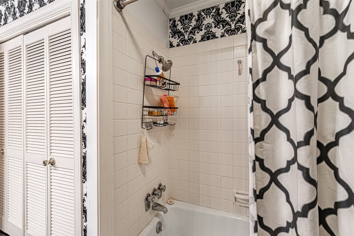 Foto principal - 661 Bering Dr