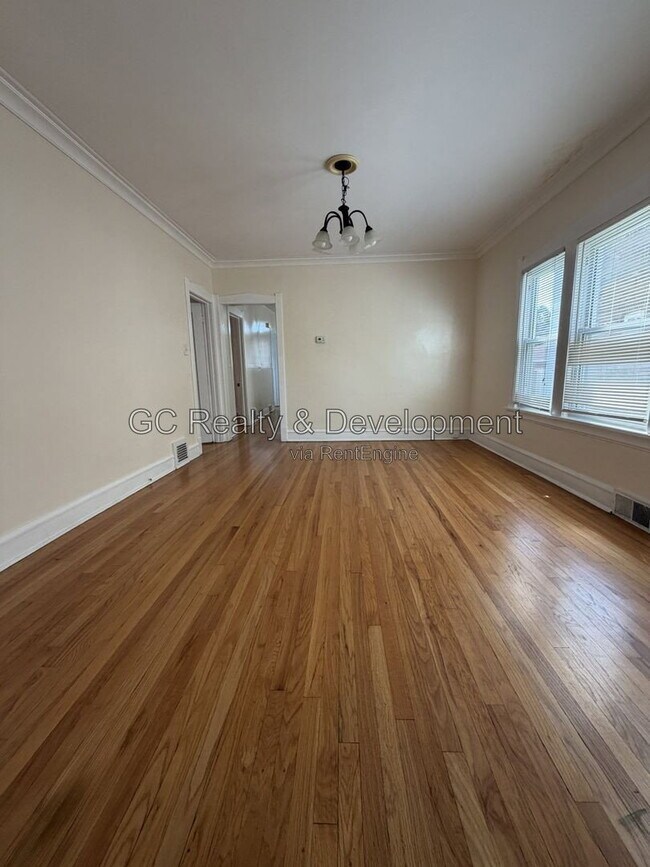 Foto del edificio - 616 Elgin Ave