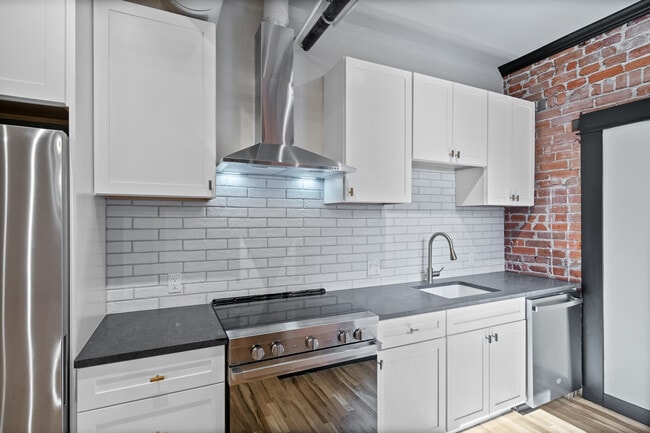Building Photo - 1490 N Lafayette St