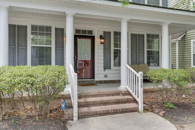 Building Photo - 528 Normandy St