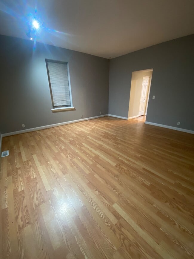 Foto del edificio - 913 Geyer Ave