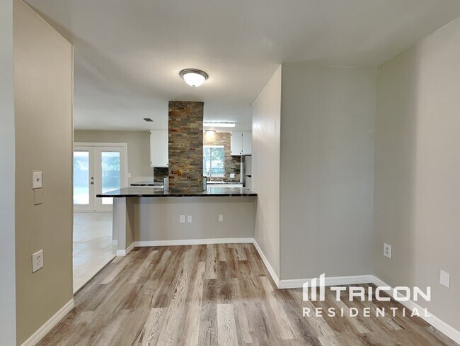 Building Photo - 1334 Stately Oaks Dr NW