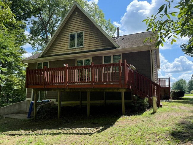Foto del edificio - 7366 Surrey Dr