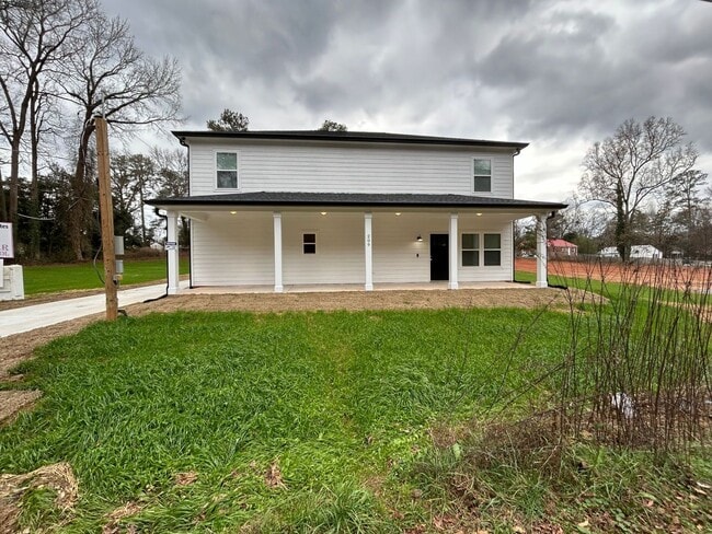 LARGE NEW CONSTRUCTION HOME AVAILABLE AUGU... - LARGE NEW CONSTRUCTION HOME AVAILABLE AUGU...