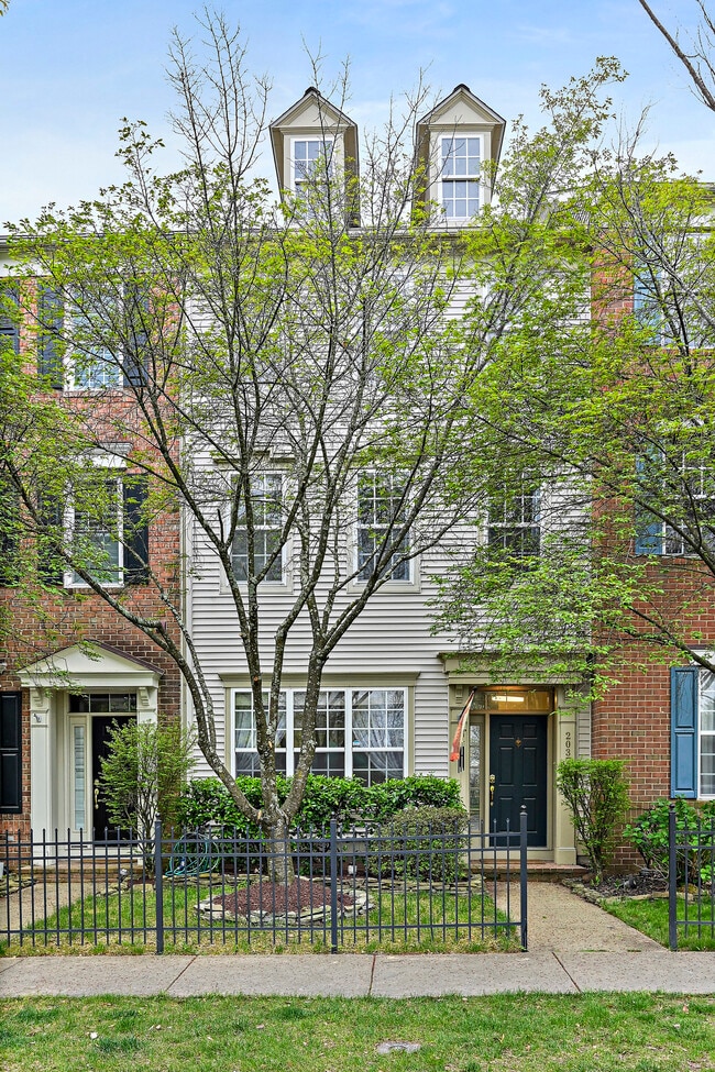 Building Photo - 20379 Tholen St