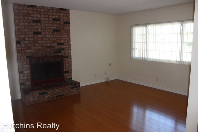 Building Photo - 1667 Evergreen Ave