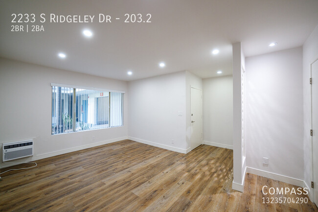 Foto del edificio - Shiny and NEW! Newly Reno'd 940 Sqft 2 Bed...