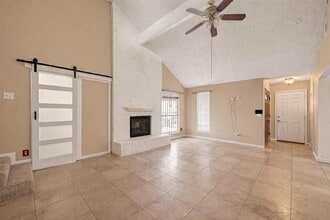 Building Photo - 11331 Oakcenter Dr