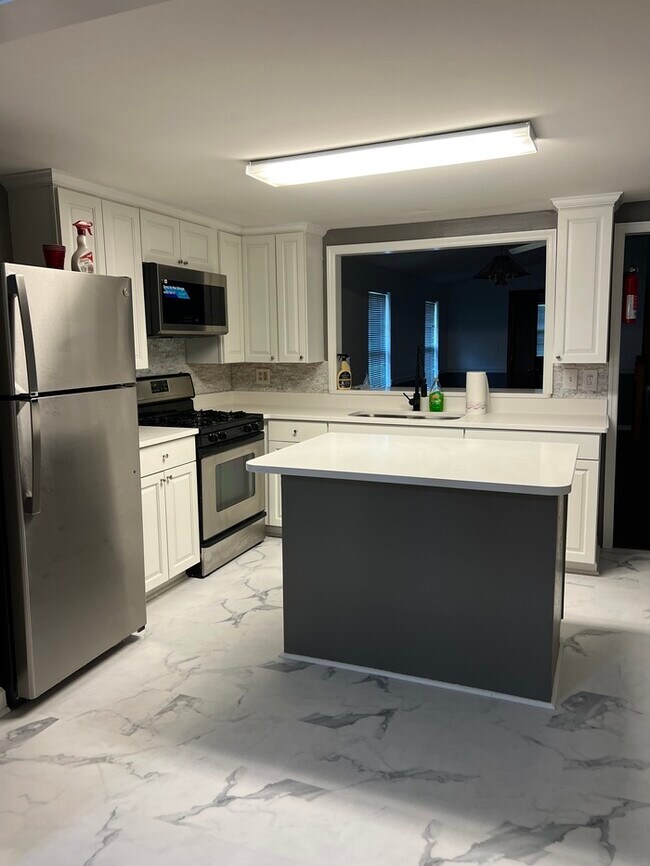 Foto del edificio - 217 Peony Ln