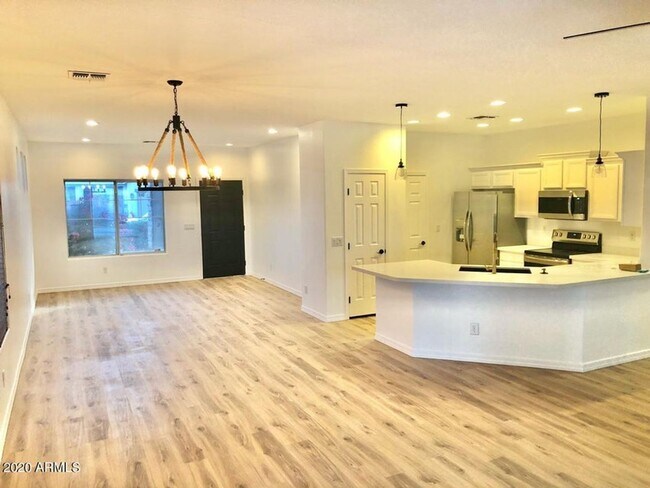 Building Photo - Remodeled Home in Gilbert