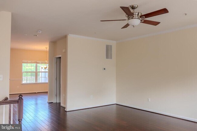 Building Photo - 726 Millhouse Dr